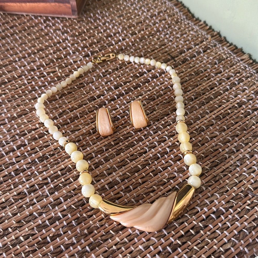 Vintage Napier PEARLY LUCITE BEADS NECKLACE AND EARRING SET